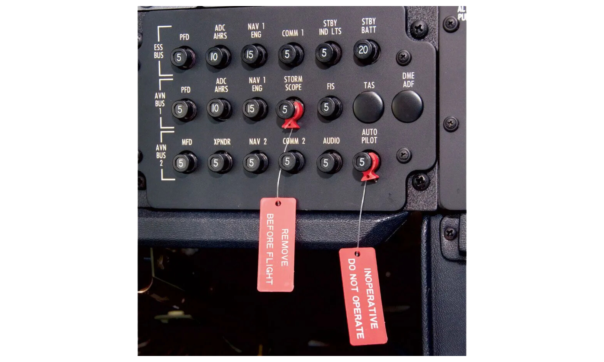 Bloqueador de Circuit Breaker Remove Before Flight